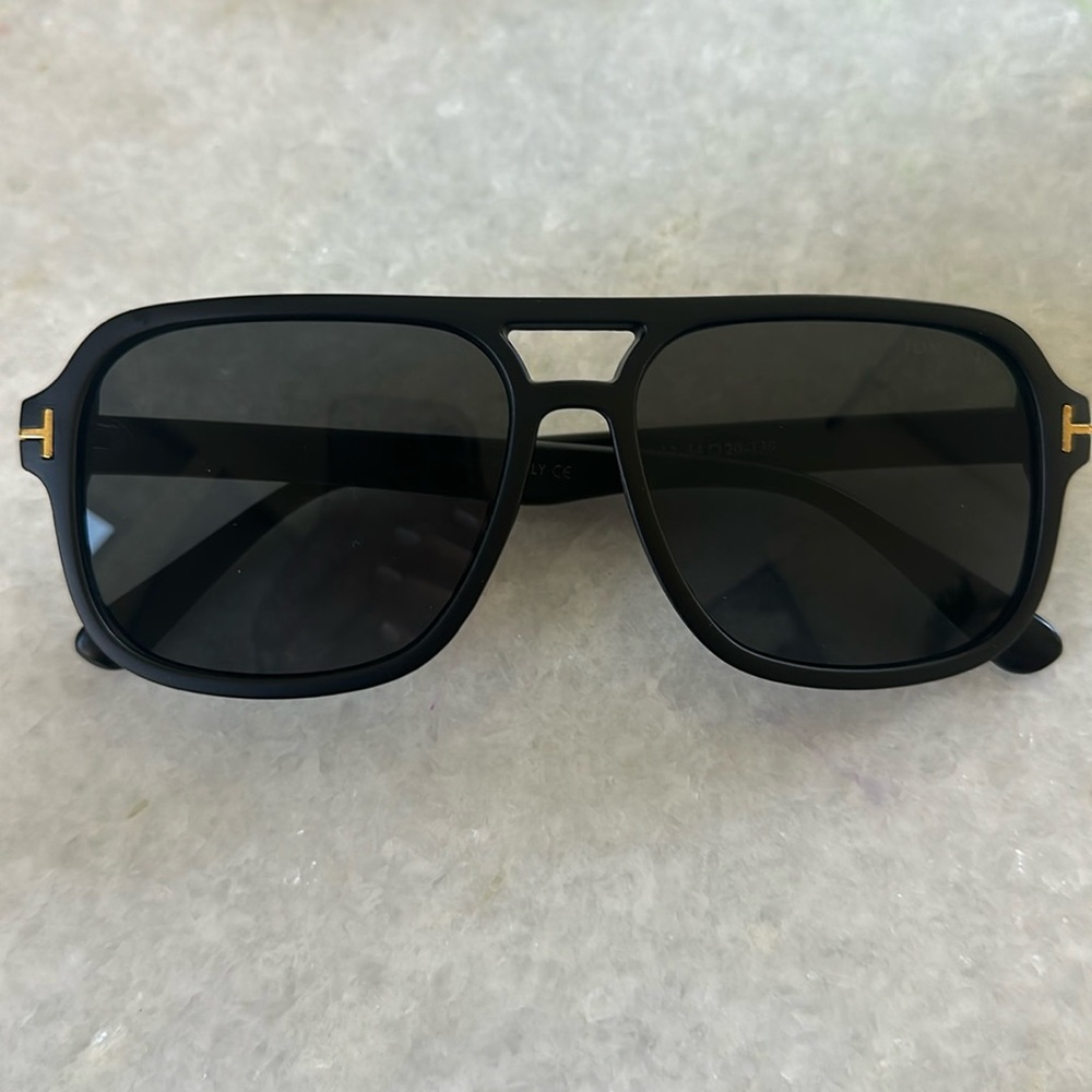 Tom ford black look a like sunglasses